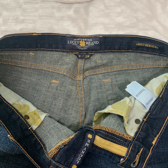 Lucky Brand Bermuda short. Blue. Size 8/29. Lightly worn (maybe twice) - Picture 2 of 4